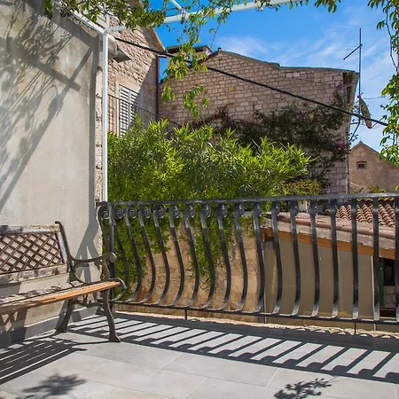 Guest house Hvar Maris 3*