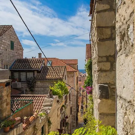 Hvar Maris Konukevi 4*