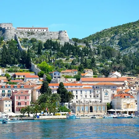Guest house Hvar Maris