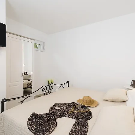 Guest house Hvar Maris